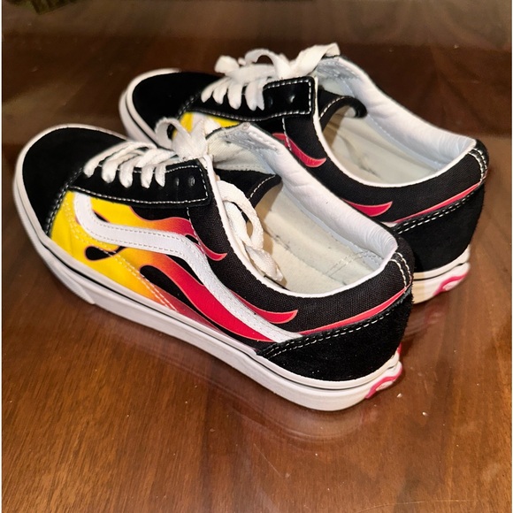 Flamed Vans, Men’s size-6 Women’s size-7.5, preowned, amazing condition! - Picture 12 of 12